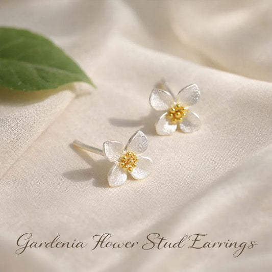 Elegante Gardenia Bloem Oorknopjes – Tijdloze Puurheid 🌸✨Tijdelijke aanbieding: koop er één en krijg er drie gratis!