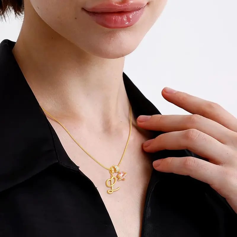 Laat je persoonlijkheid zien met je initialen 🏷️, uniek en elegant.